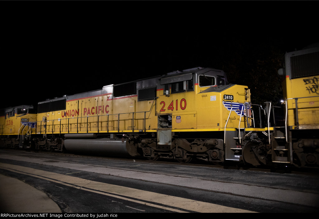 UP 2410 - This was one of five SD60Ms that ran south to San Antonio dead in tow from a deadline in Fort Worth before immediately returning to storage.